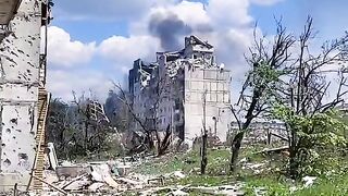 От окопите  група снайперисти Привид