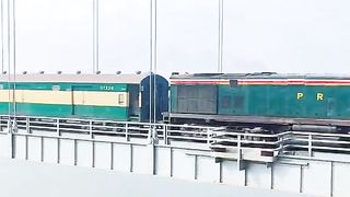 SUKKUR KE AYUAB BRIDGE.