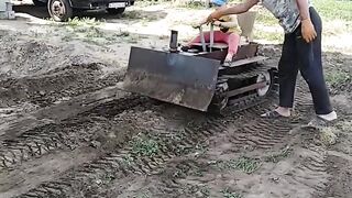 19. WONDERBOY DRIVING TRACTOR