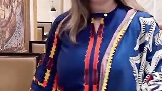 DIL DEBHIA HAY HEK KHAY.