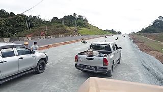 Test Pan Borneo highway