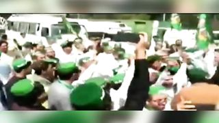 حکومت کا سپریم کورٹ کے خلاف مظاہرہ صدا افسوس