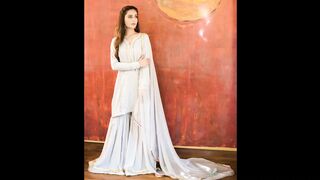 Beautiful actres sidra niazi pics