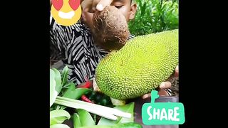 i eat raw food from jungle only with  chili????,what do you think? please comment..