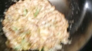 how to turn an omelet