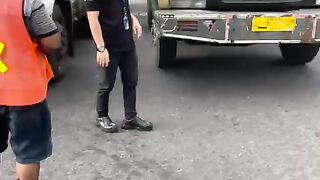hampir terjadi perkelahian antara sopir