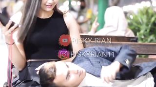 VIRAL TIDURAN DI PAHA CEWEK CANTIK BIKIN JOMBLO.....