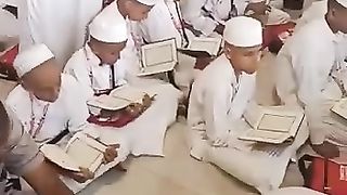 ماشاءاللہ بہت خوب بھائی اللہ تعالیٰ عمرے کی سعادت قبول فرمائے آمین یا رب العالمین