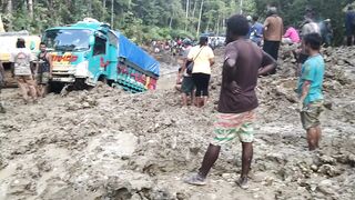 Jalan trans Wamena Jayapura waktu itu