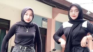 Duo jilbaber indonesia