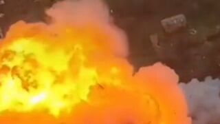 Ukrainian paratroopers shell Russian positions A Russian 120mm mortar was destroyed