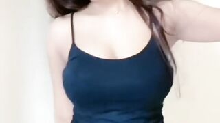 Gadis tiktok cantik