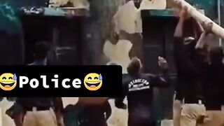 پولیس اور آرمی کاموازنہ