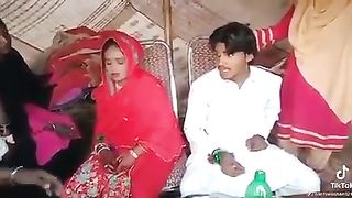 dulhan ko mila dulha hamari qismat main shadi