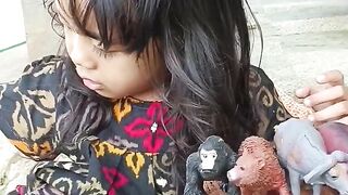yumna playing animal toys,,,