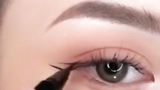 Eye liner hack 2