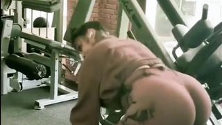 GEM MEN WEIGHT LIFTING.