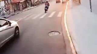 bike rider cant catch by police