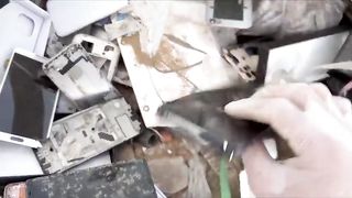 Lucky Day! Found many broken iPhones in the garbage dump! - Restoring iPhone 13 Pro Max 2