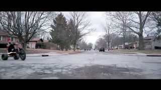 twenty one pilots: Stressed Out [OFFICIAL VIDEO]
