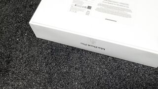 MacBook Pro 13 M2 unboxing