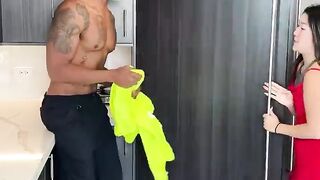 CHEATING GF TRYS TO HIDE  THE MAN!!!!!