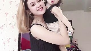 Anak sama bundanya sama2 cantiknya