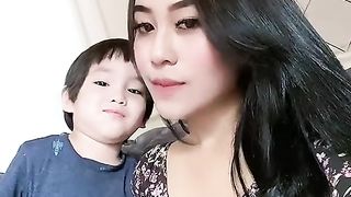Bundanya Unyu anaknya Lucu