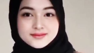devia elina hijab and non hijab