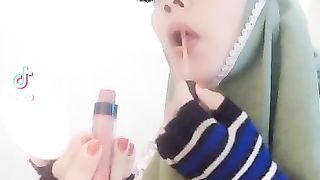 Emak2 dandan terus