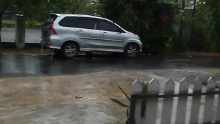 Hujan 3