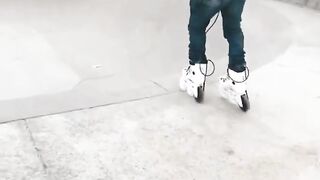 Inline skate électrique in Venice Beach California