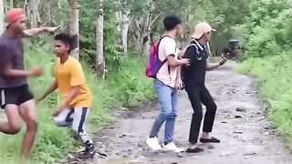 fake lion prank
