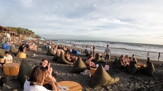 PANTAI CANGGU BALI _ ECHO BEACH BALI ATAU PANTAI BATU MEJAN