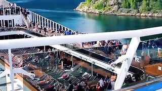 giant cruise ship