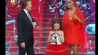 الطفلة التي أبكت الملايين Turkish Cries (مترجمة للعربية) Berna