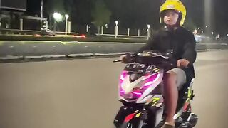 Jalan jalan malam