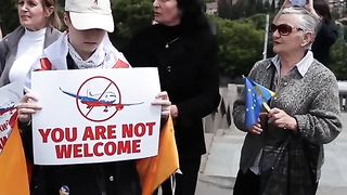 ПРОТЕСТИ В ГРУЗИЯ ПРОТИВ ВЪЗОБНОВЯВАНЕ НА   ПОЛЕТИТЕ ОТ РУССИЯ
