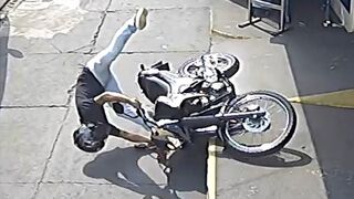 Hilarious CCTV Fails | FailArmy