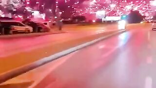 Ночью в Неаполе было вот такое безумное фаер-шоу????