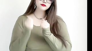 Cewek Bohay Bergoyang