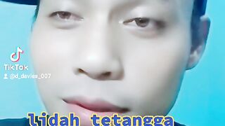 Lidah buaya vs lidah tetangga