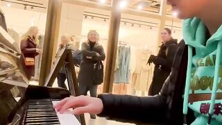 45. WOOW, AMAZING PLAY IN PIANO 1MLN VIEWS