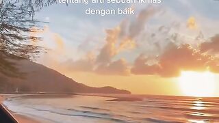 Apapun yang menjadi takdirmu, akan menemukan jalannya untuk menemukanmu.