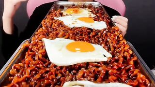 Mukbang samyang noodles plus eggs sunny side up