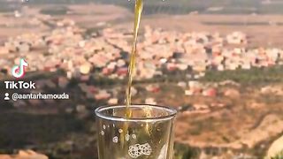 un verre de thé waw