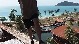 Salah dikit kepentok