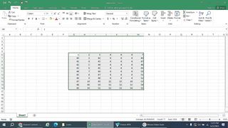 How to change color on different number range in Excel