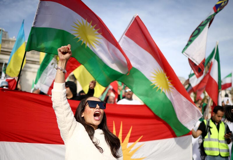 Trump Signals Potential U.S. Action to 'Rescue' Iranian Protesters Amid Demonstrations Over Living Standards