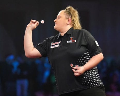 Littler advances to PDC semi-finals as Van Veen upsets Humphries — I.guim.co.uk